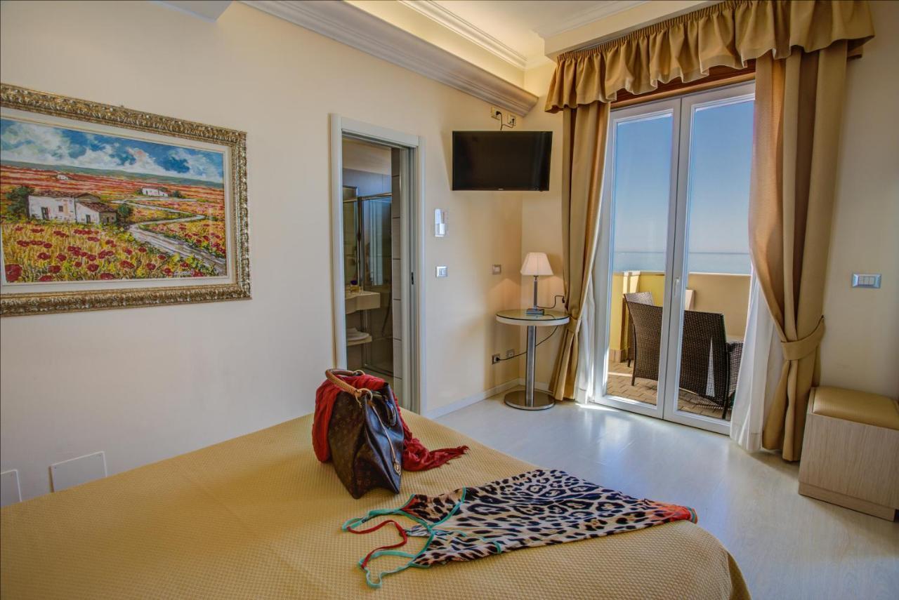 Hotel Caesar Paladium Rimini Ruang foto