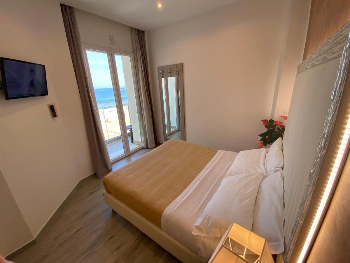 Hotel Caesar Paladium Rimini Bagian luar foto