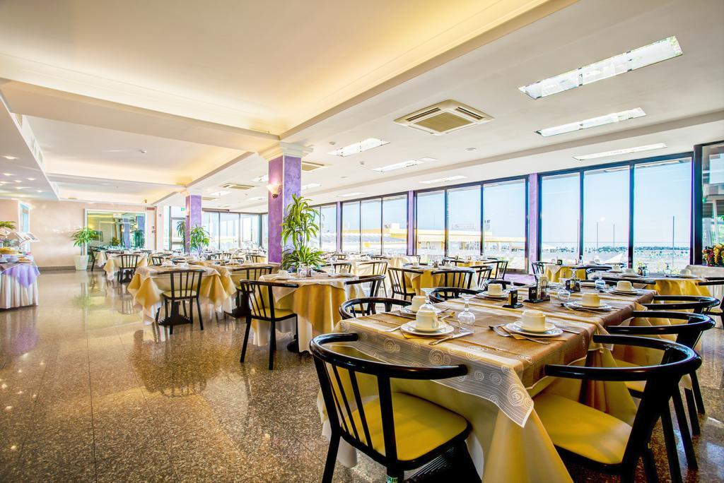 Hotel Caesar Paladium Rimini Bagian luar foto