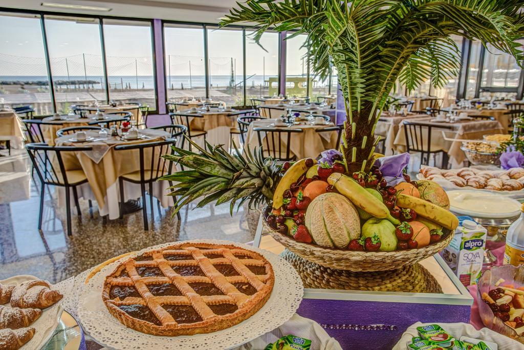 Hotel Caesar Paladium Rimini Bagian luar foto