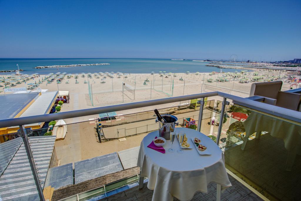 Hotel Caesar Paladium Rimini Ruang foto