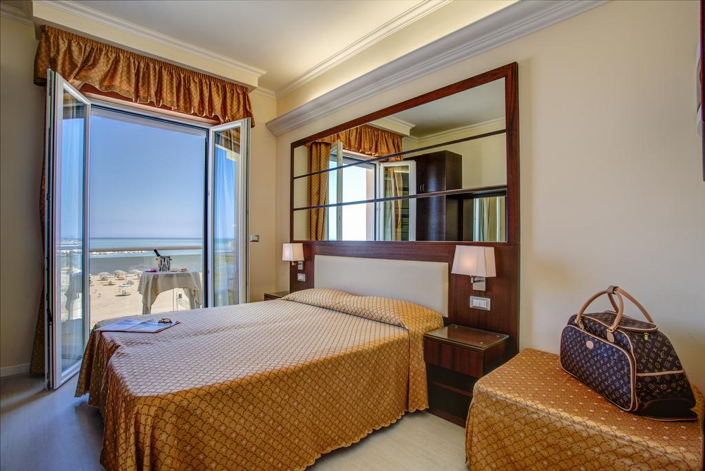 Hotel Caesar Paladium Rimini Ruang foto